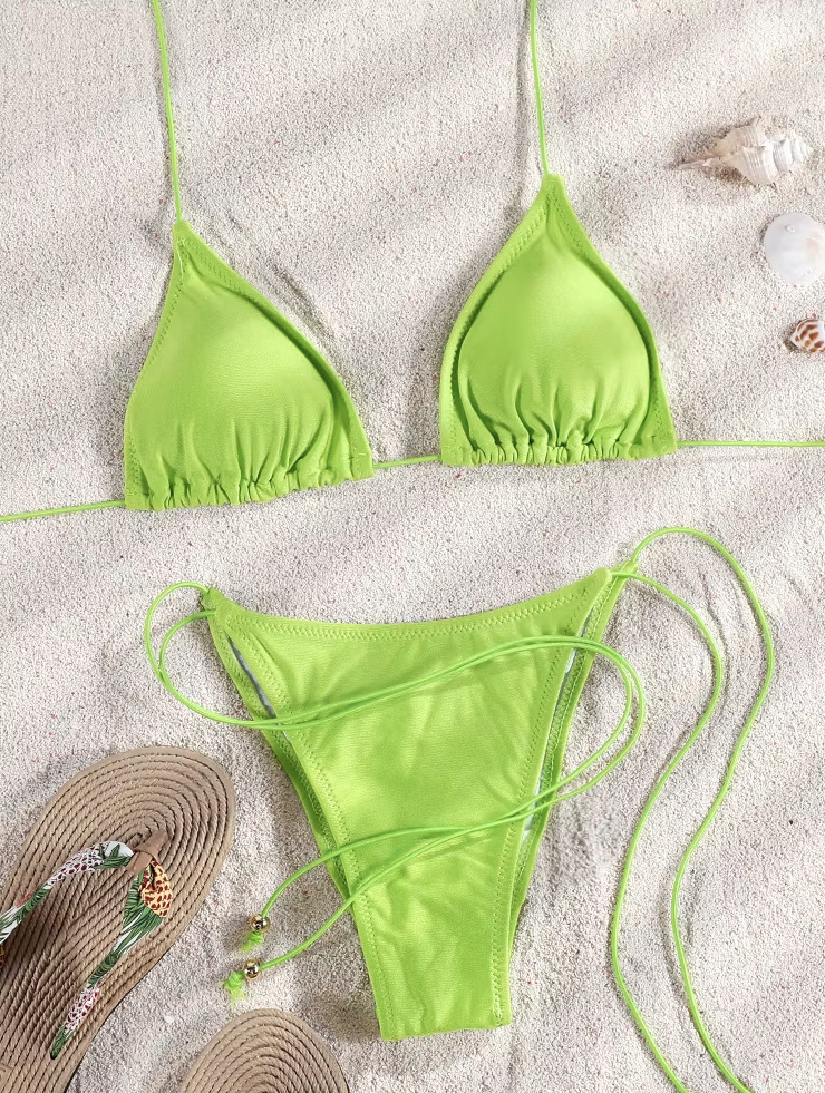 Sexy brasilianischer Bikini in Neongrün Für selbstbewusste Strandmomente