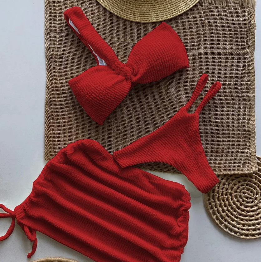 Halterneck Tanga Bikini Set Dreiteilig mit Rock in Rot