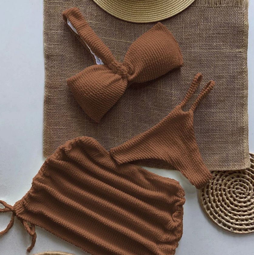 Halterneck Tanga Bikini Set Dreiteilig mit Rock in Braun