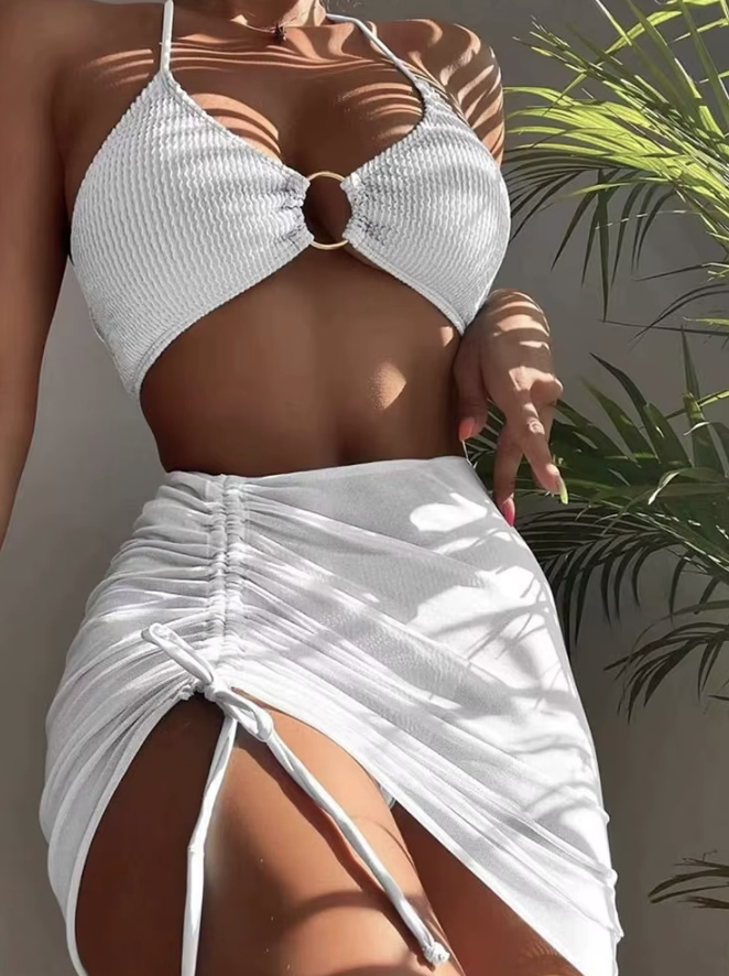 Halterneck Bikini Set 2025 Dreiteilig mit Strand Rock in Weiß
