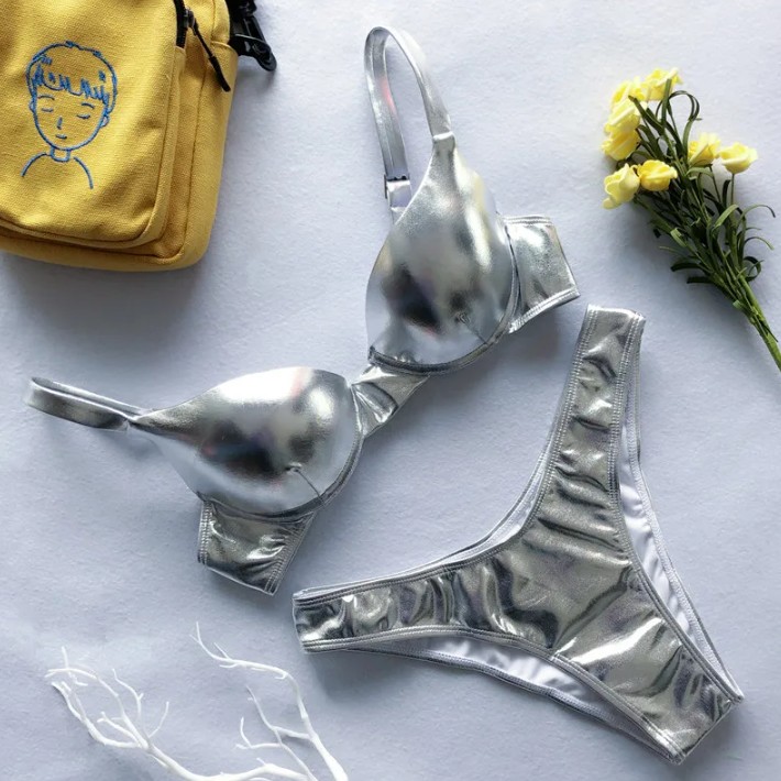  Metallic Look Triangle Bikini 2025 in Silber