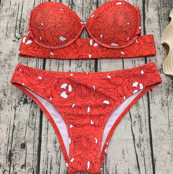 Bandeau Push Up Bikini Sigrid in Rot mit Blumenmuster