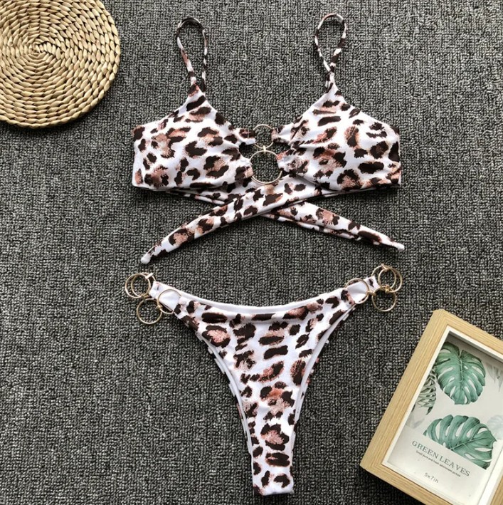 Brasilianischer Triangle Bikini Leo Muster mit Metall Ringe