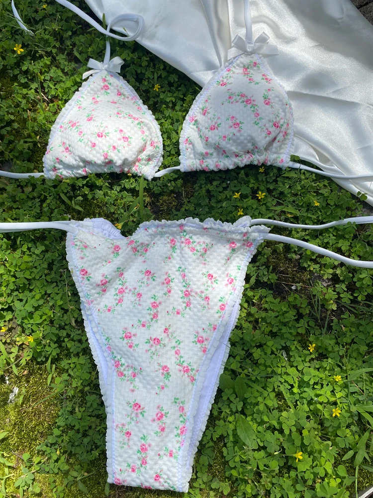 Triangle Bikini in Weiss mit Blümchen Agnes