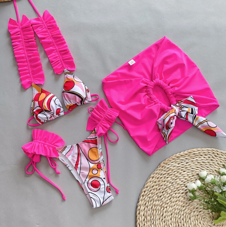 Halterneck Triangle Bikini Yannie mit Rüschen und Minirock im Set