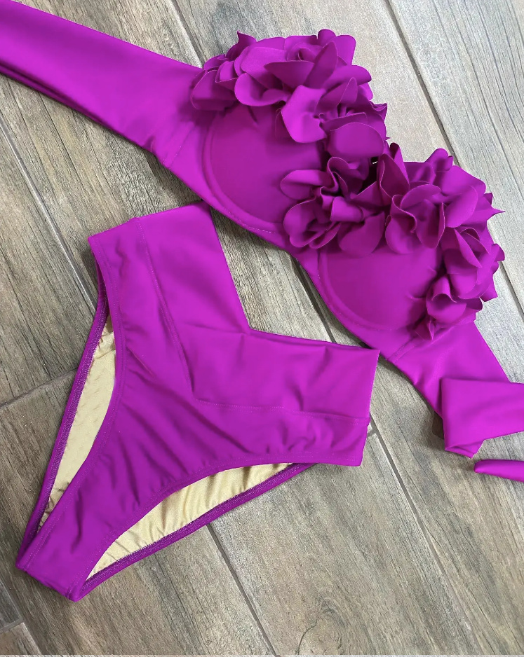 Yolaine Bandeau High-Waist Bikini in Lila Mit Rüschen Blumen 