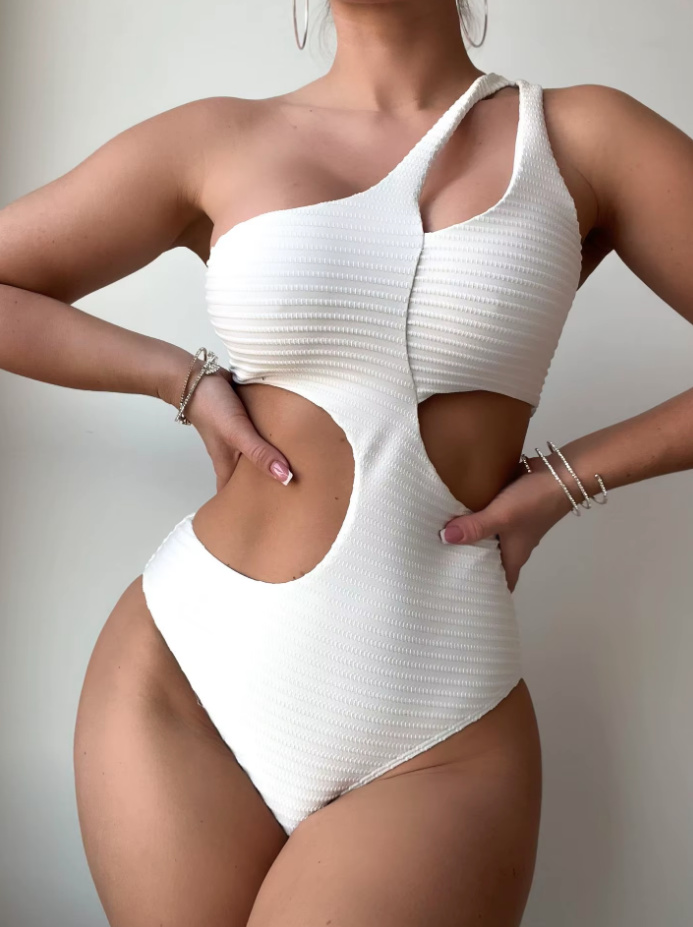Sexy One Shoulder Badeanzug Xandy mit Cut Out in Weiß
