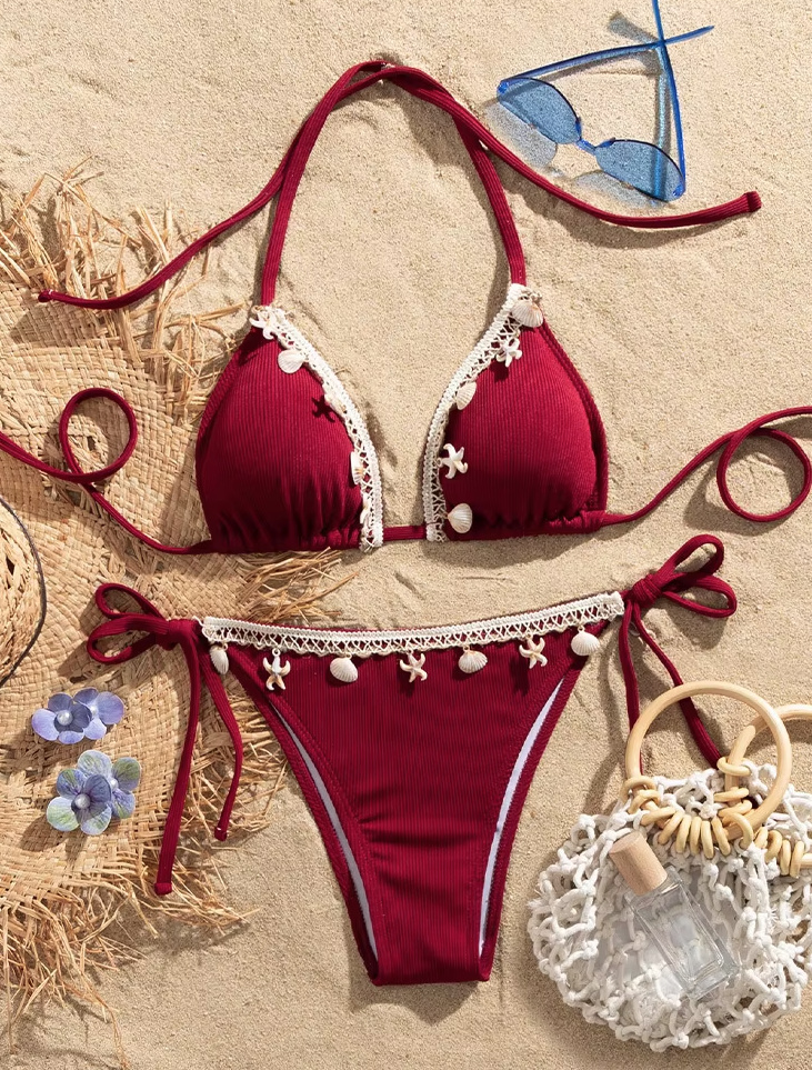 Brasilianischer Halterneck Bikini Wiebke in Rot mit Seesterne und Muscheln 