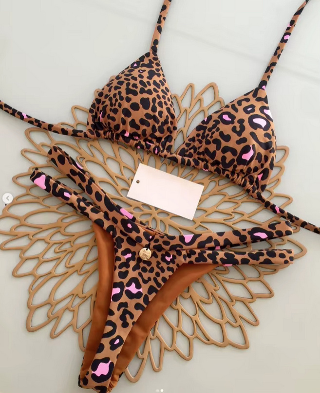 High-Waist Bikini 2025 Valeria Braun mit Leo Muster