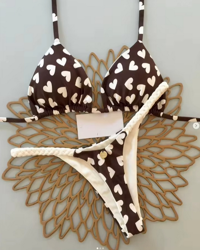 High-Waist Bikini 2025 Valeria Braun mit Herzchen
