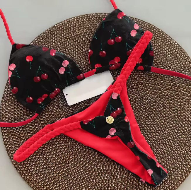 High-Waist Bikini 2025 Venya in Schwarz Rot mit Kirsch Muster