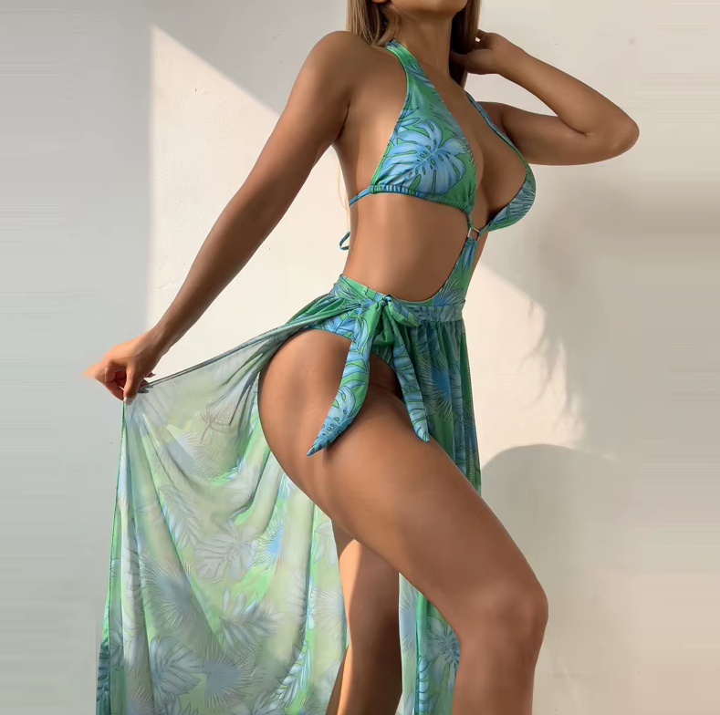 Halterneck Bikini Set 2025 Vineta Grün mit Palmen Muster und Rock im Set